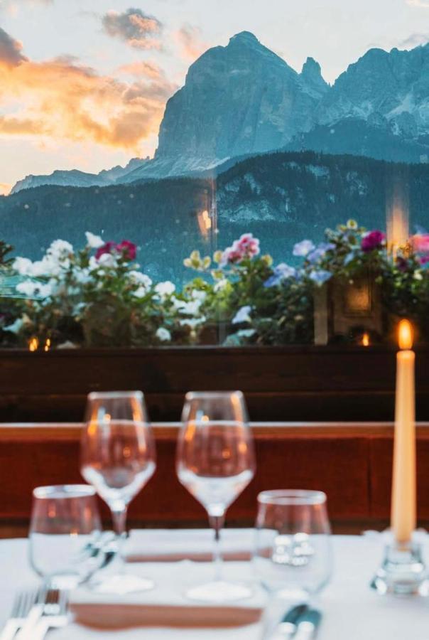 Hotel Mirage Cortina d'Ampezzo Exterior foto