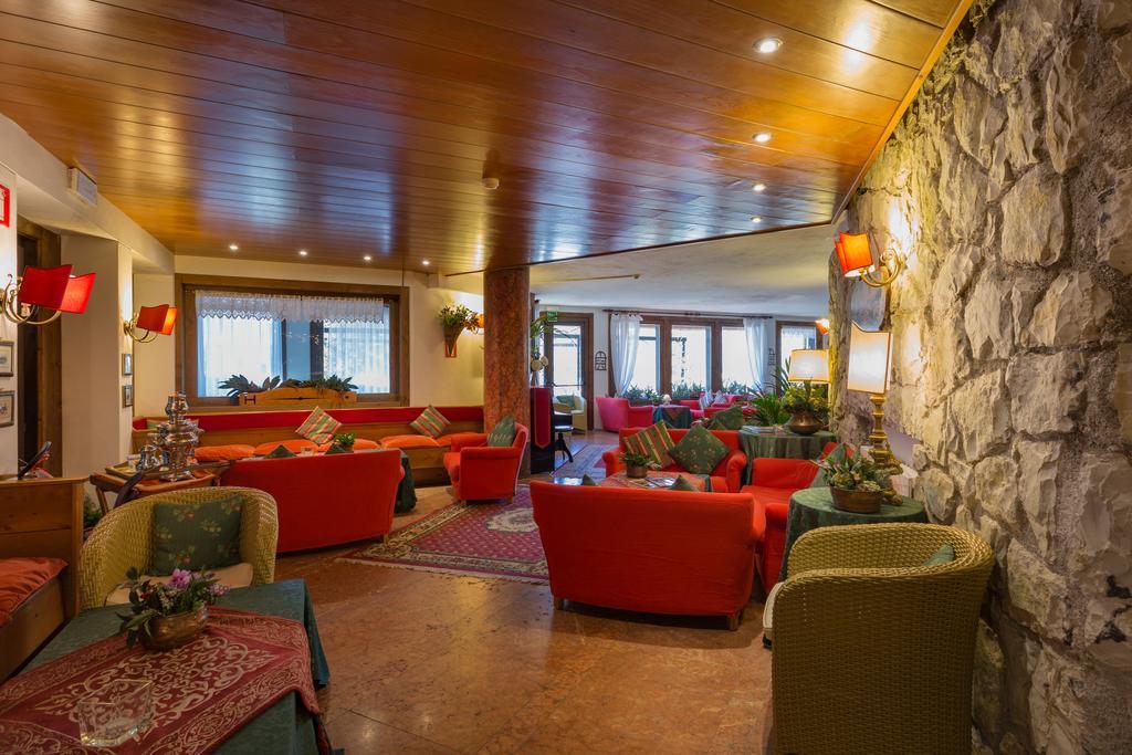 Hotel Mirage Cortina d'Ampezzo Exterior foto