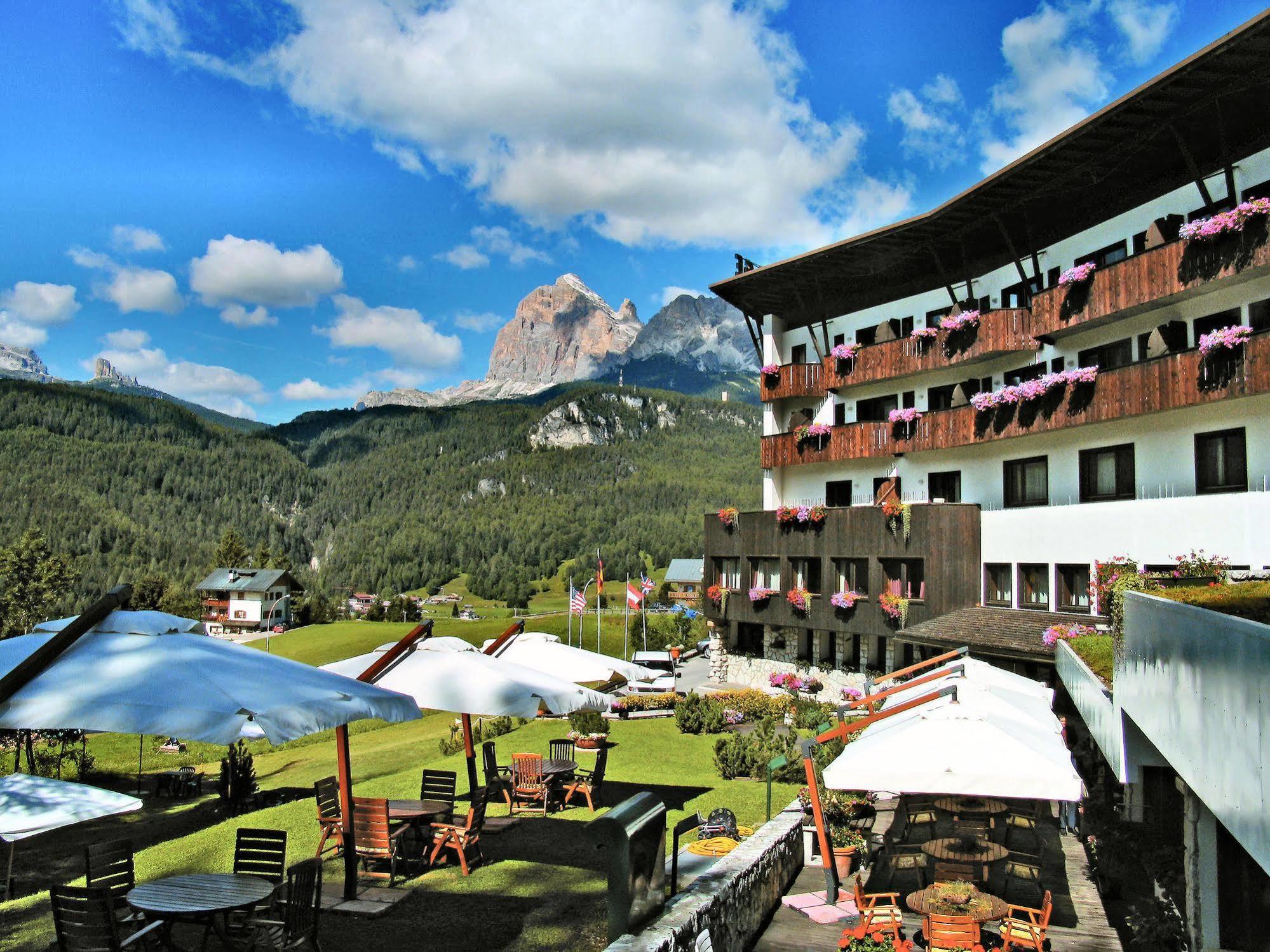 Hotel Mirage Cortina d'Ampezzo Exterior foto