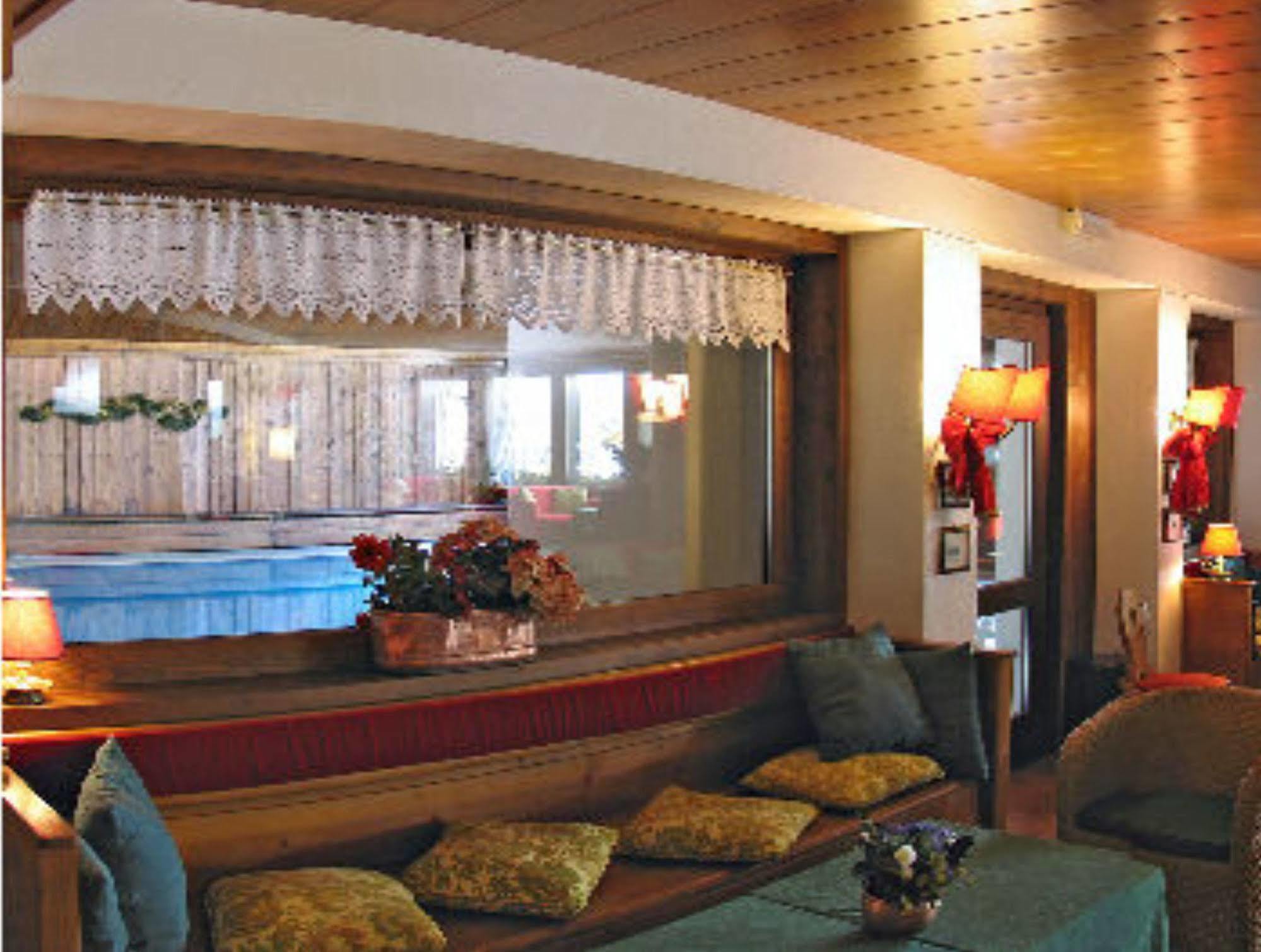Hotel Mirage Cortina d'Ampezzo Exterior foto